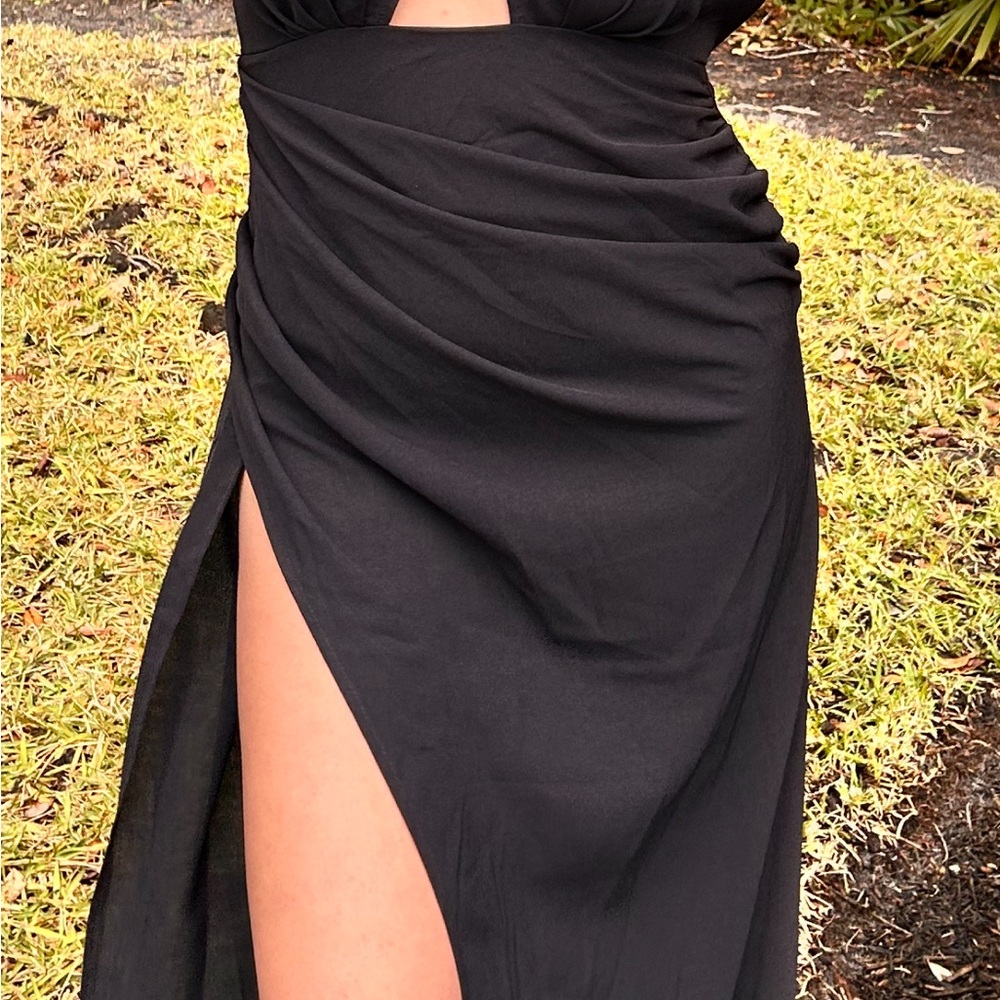 Elegant Black Midi Dress
